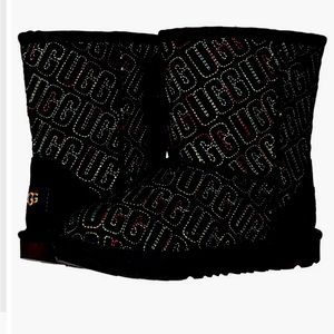COPY - Girls Uggs size 10